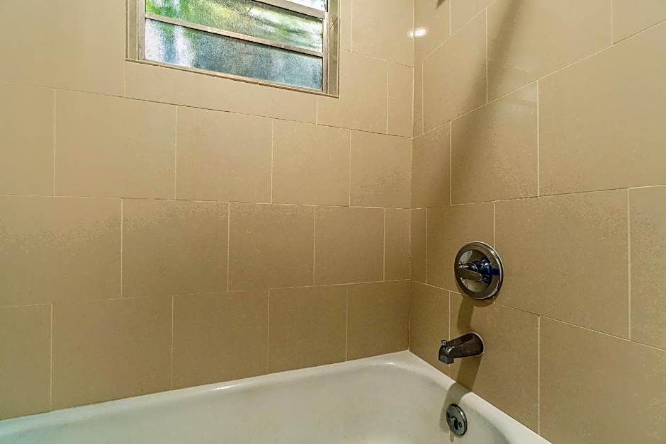 Lamplighter Inn By OYO Independence