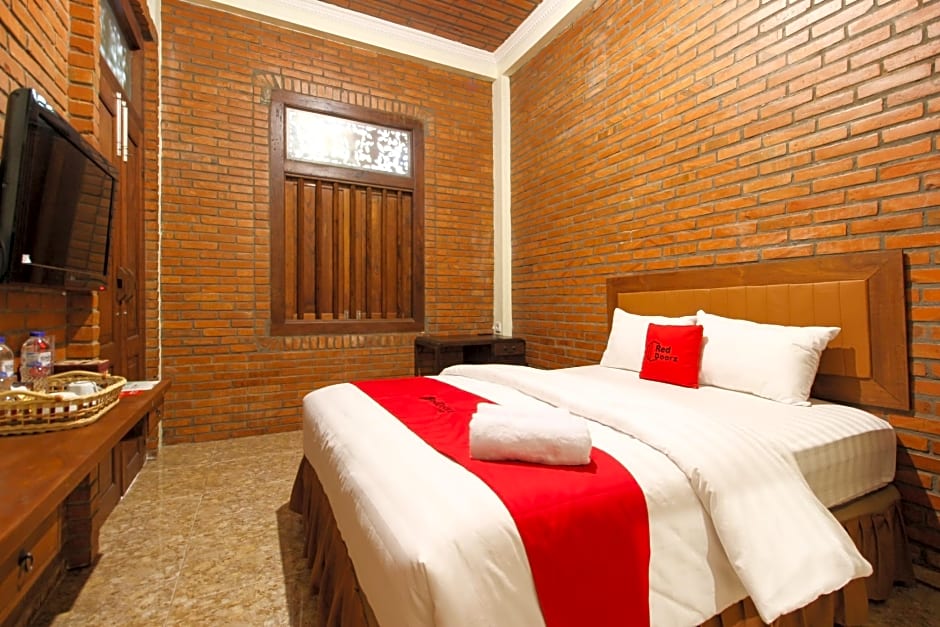 RedDoorz near AMIKOM Yogyakarta 2