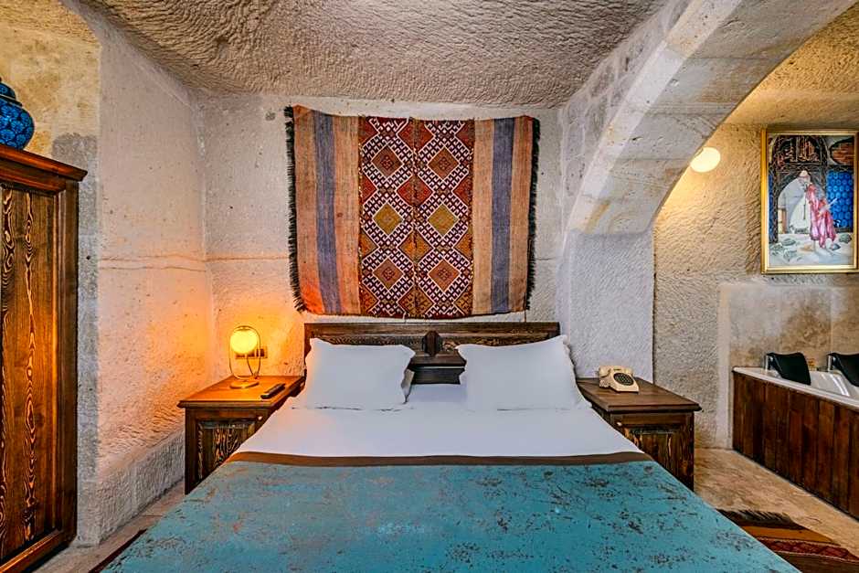 Cappa Via Cave Hotel