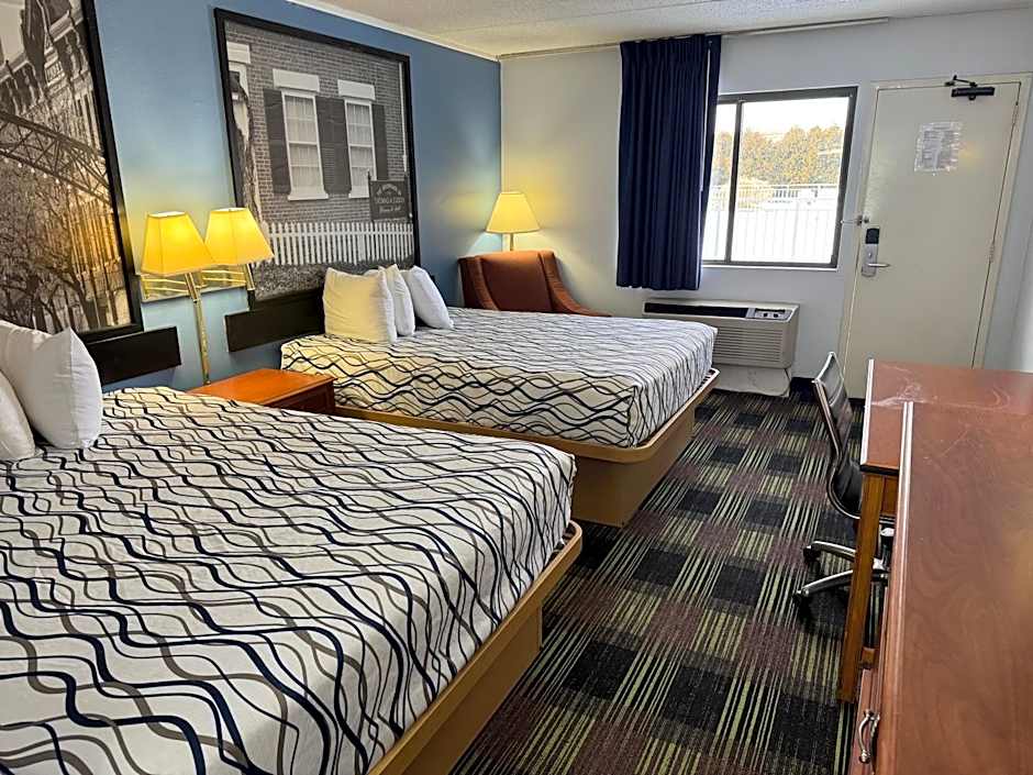 Photo 1 of 28 of Sprucewood Inn