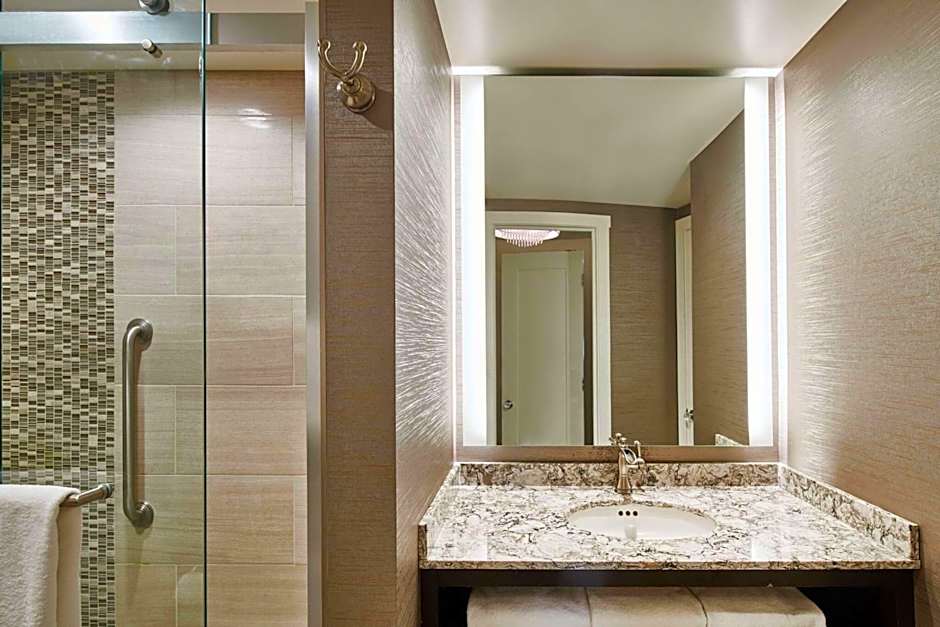 Hotel Alex Johnson Rapid City, Curio Collection by Hilton