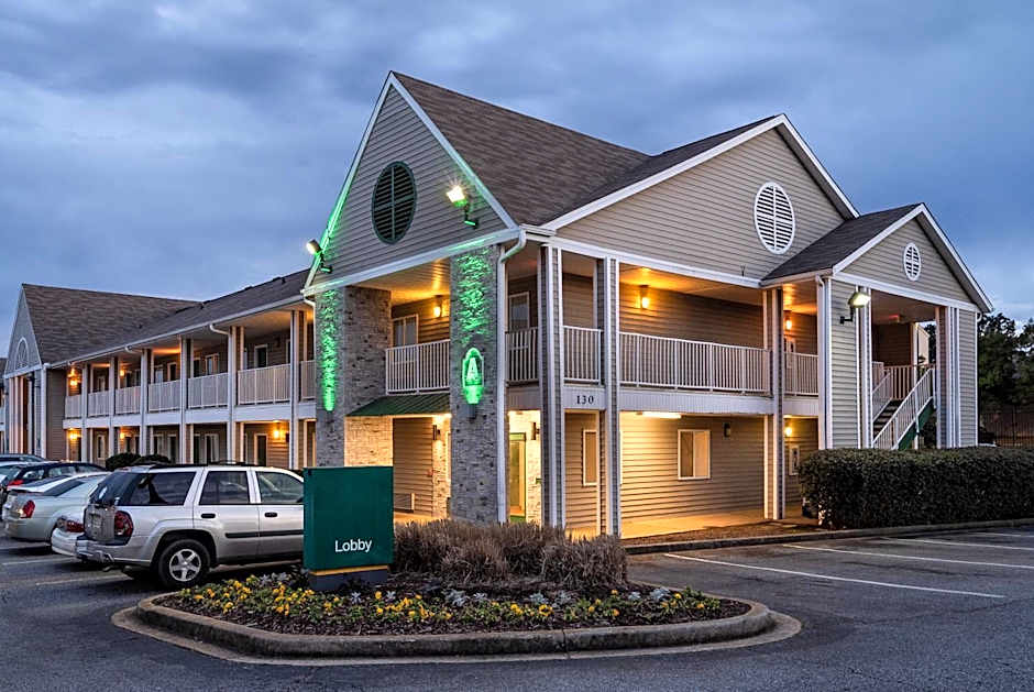 HomeTowne Studios by Red Roof Spartanburg - Asheville Highway