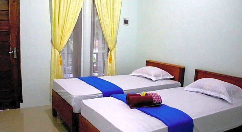 ARRYS (Watukarung Surf Camp)