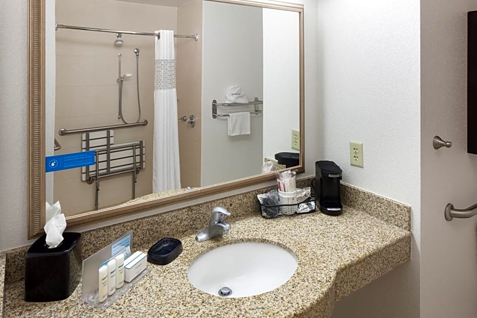 Hampton Inn & Suites Gainesville Downtown
