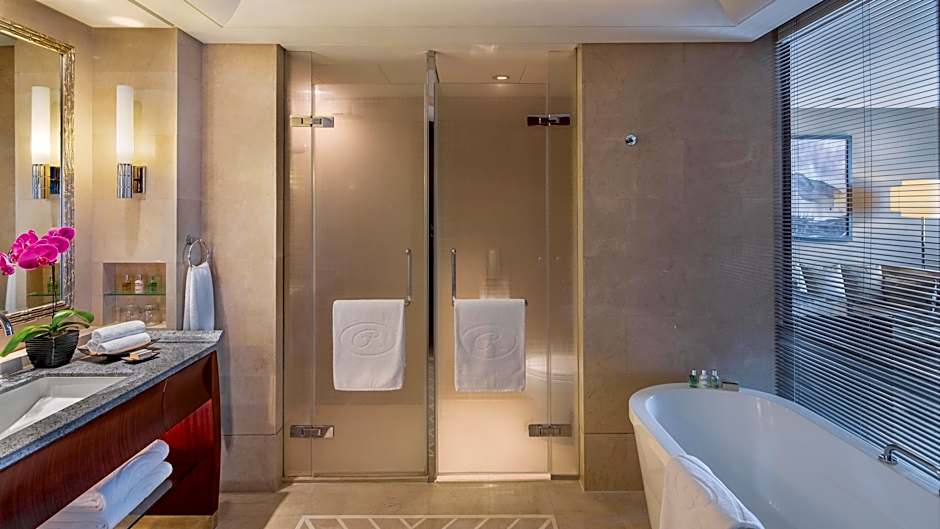 Zdjęcie 1 z 2 — Club 2 Twin Beds, High Floor