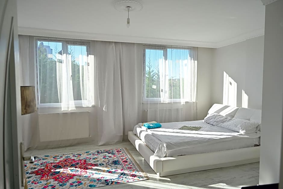 Ahmet teacher's villa, 6 minutes from the airport