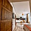 Hanah Apartments