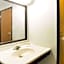 Super 8 by Wyndham Pittsburgh PA Airport/University Area
