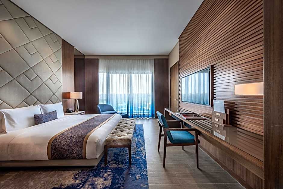 Photo 1 of 9 of Executive Suite
