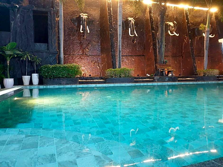 Aristocrat Residence & Hotel