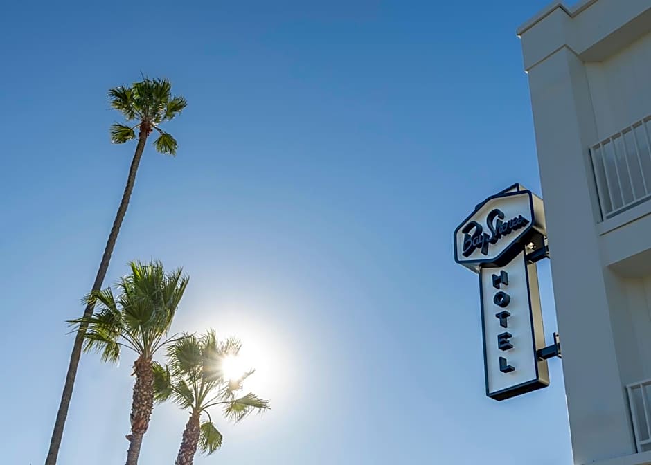 Bay Shores Peninsula Hotel