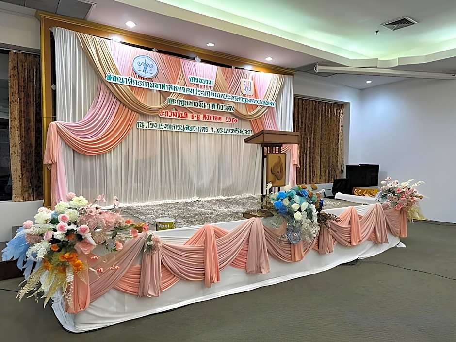 Grand Phranakhon Hotel