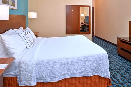 1 King Bed Studio Suite Non-Smoking