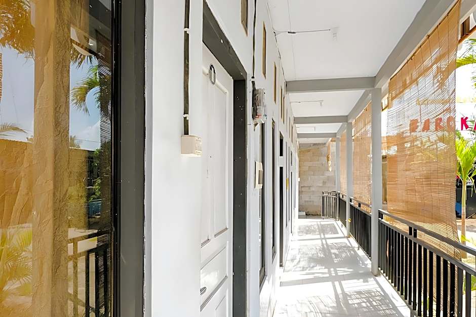 SPOT ON 1958 Asembagus Family