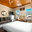 Independence Square 305, Remodeled, 3rd Floor Hotel Room in Aspen's Best Location