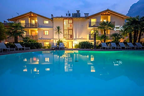 4 Limoni Apartment Resort