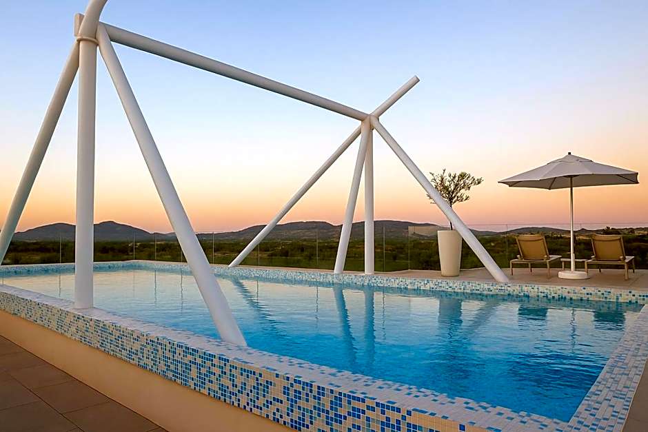 Flamboyan Hotel & Residences