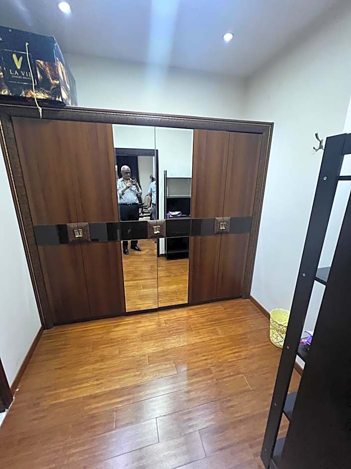 Super luxury flat near airport شقة سكنية قمة الفخامة والاتساع بقرب المولات التجارية و المطار