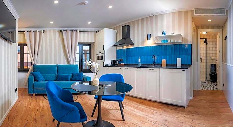 "Breeze" Aparthotel by Parrot`s House