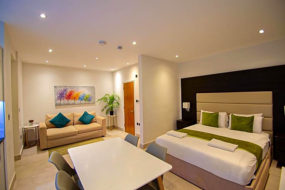 Hyde Park Superior Apartments