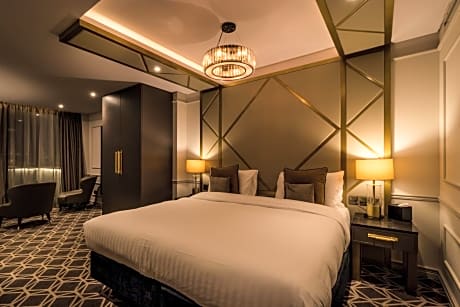 Seven Hotel