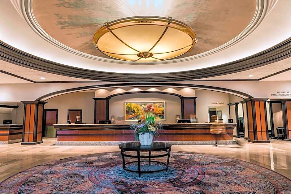 Amway Grand Plaza Hotel, Curio Collection by Hilton