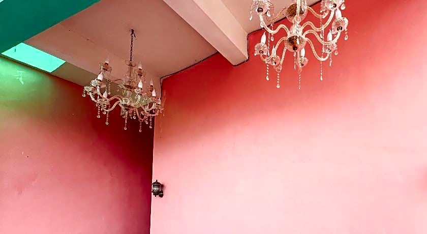 RedDoorz near Sunrise Mall Mojokerto