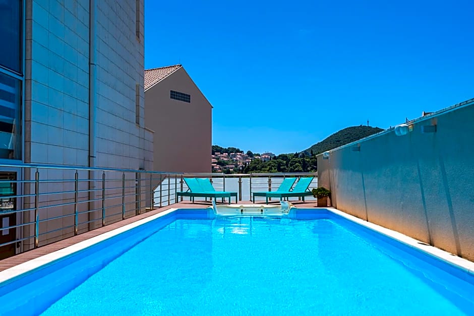 Berkeley Hotel & Day Spa