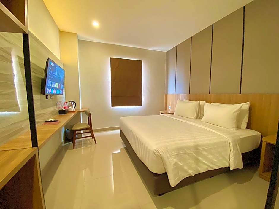 Front One Hotel Gombong