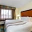 La Quinta Inn & Suites by Wyndham St. Pete-Clearwater Airport