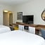 Hampton Inn By Hilton & Suites Morgantown / University Town Centre
