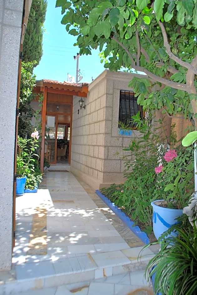 Antik Motel