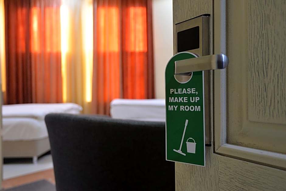 Yerevan Deluxe Hotel