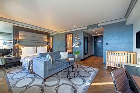 Savoy Lake View Executive Room