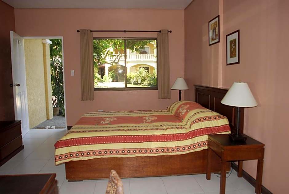 Playa Papagayo Beach Inn