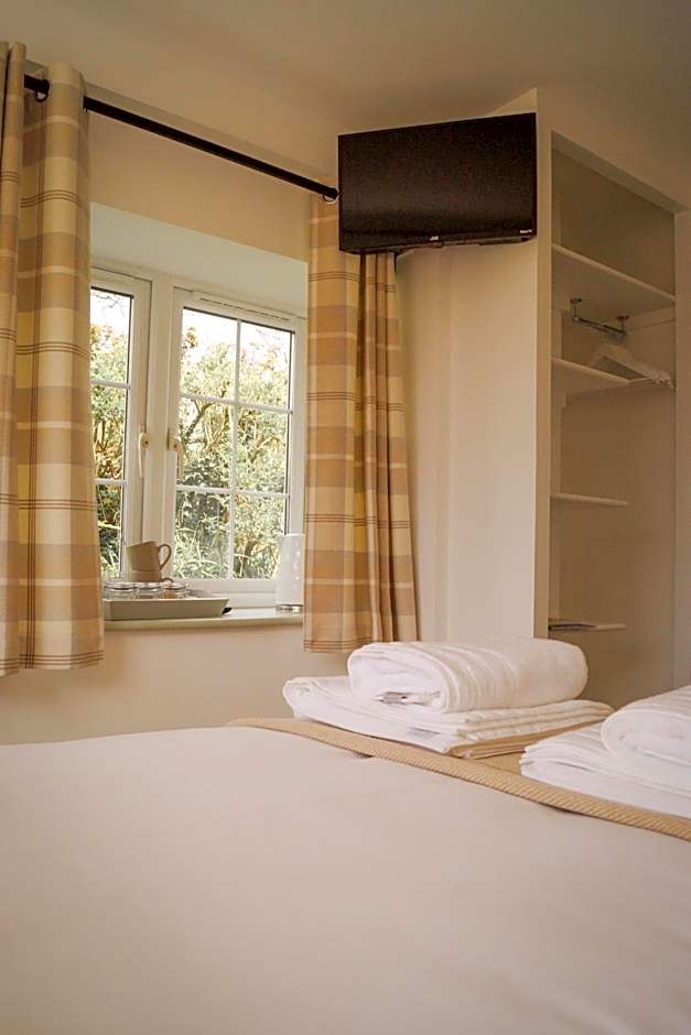 Lemon Tree Rooms - Newly Refurbished Coastal Stay
