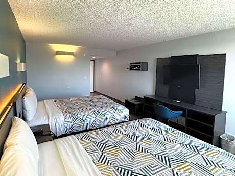 Deluxe Queen Room with Two Queen Beds - Non-Smoking