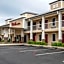 Red Roof Inn & Suites Calhoun