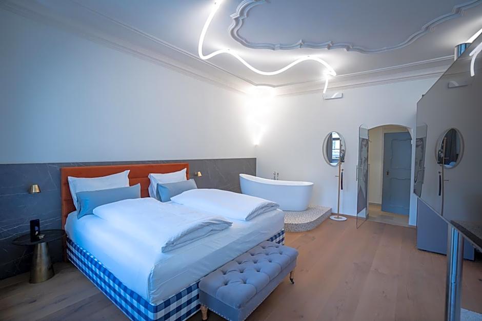 Maxim Suites by Elias Holl