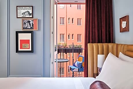 Premier Deluxe King Room with Garden View and Balcony