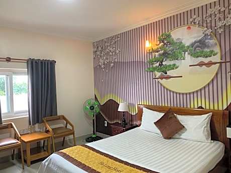 Standard Double with window