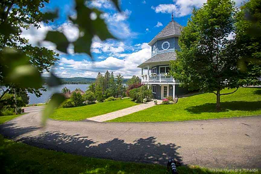 La Maison Bleue du Lac Wallace