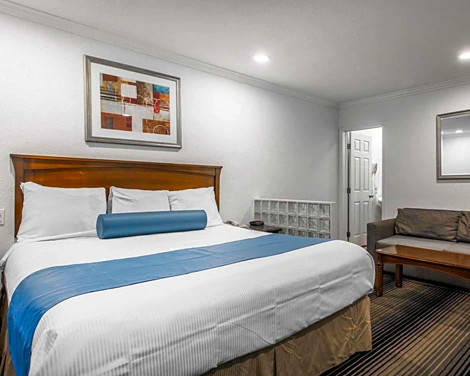 Rodeway Inn & Suites Pacific Coast Highway