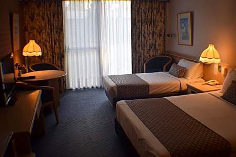 Standard Queen Room