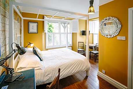 King Room with Four Poster Bed - Ground Floor