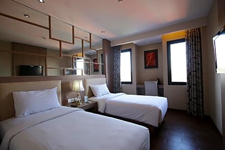 Superior Pool View Twin Room