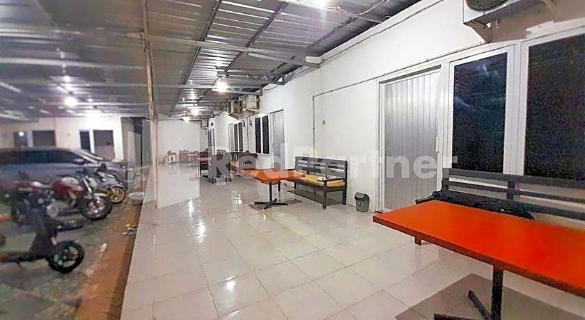 LH101 Guest House Syariah near Makam Sunan Bonang RedPartner