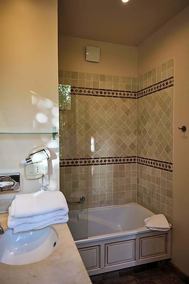 Hostellerie de la Tour d'Auxois