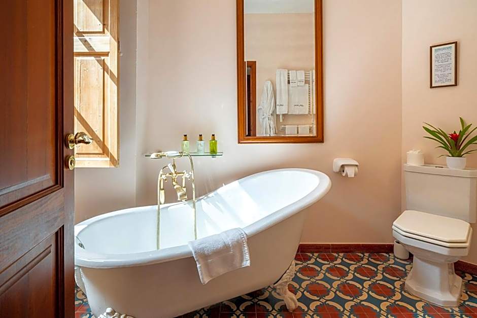 Ca's Xorc - Luxury Retreat & Restaurant