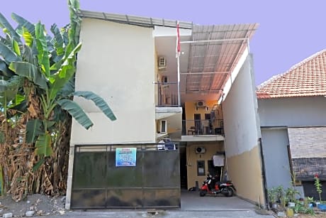 OYO Life 92925 Kost Bu Mala 2 Syariah